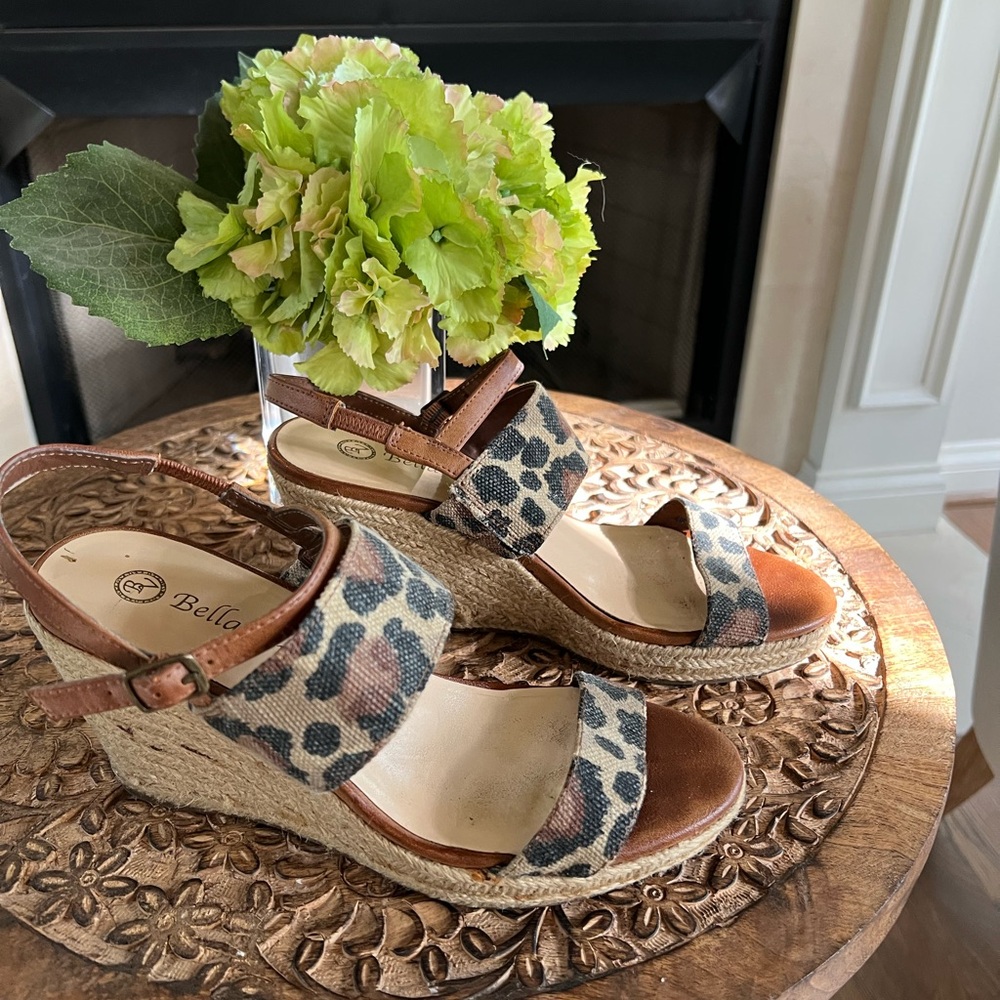 Bella Vita Brown and Tan leopard Wedge Sandals with Stylish Design